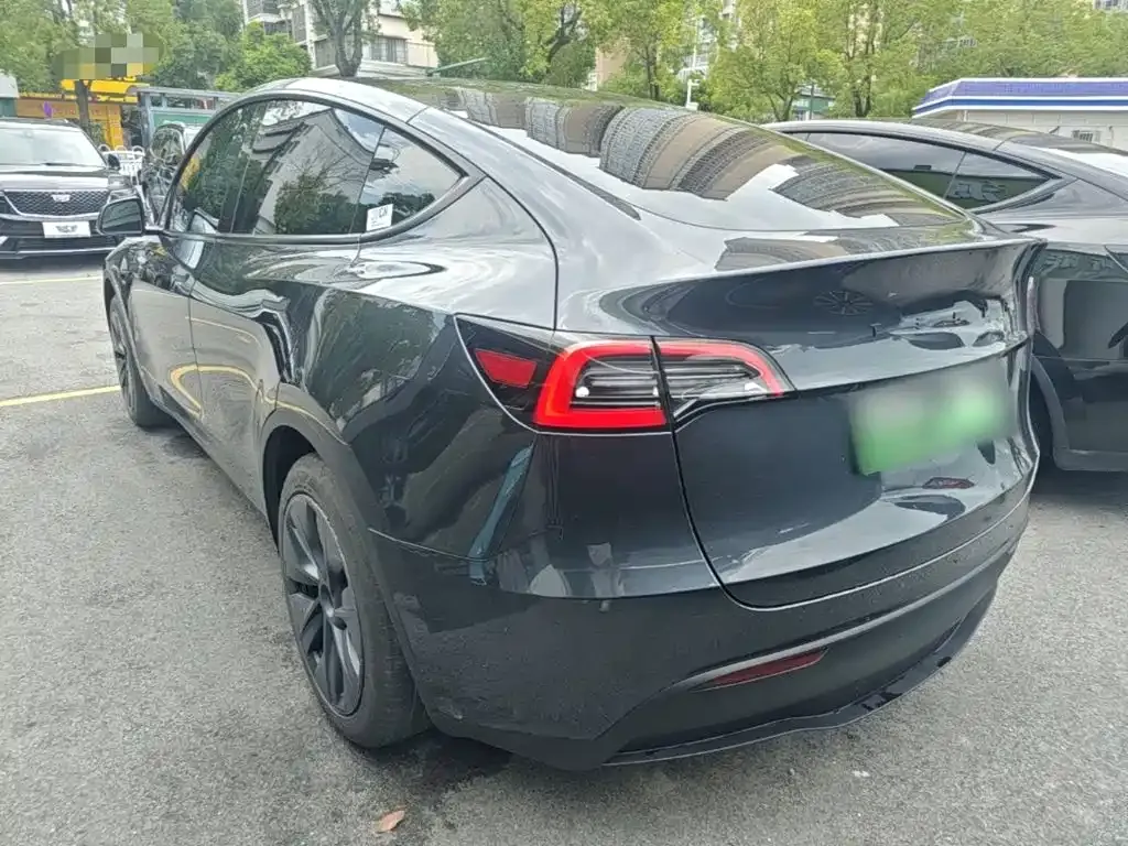 Tesla Model Y — фото 4