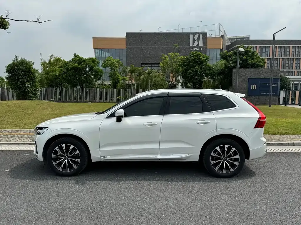 Volvo XC60 — фото 6