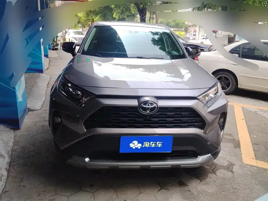 Toyota RAV4 — фото 6