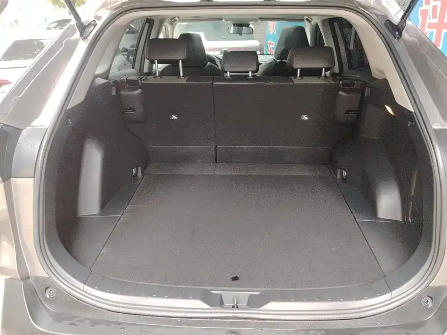 Toyota RAV4 — фото 10