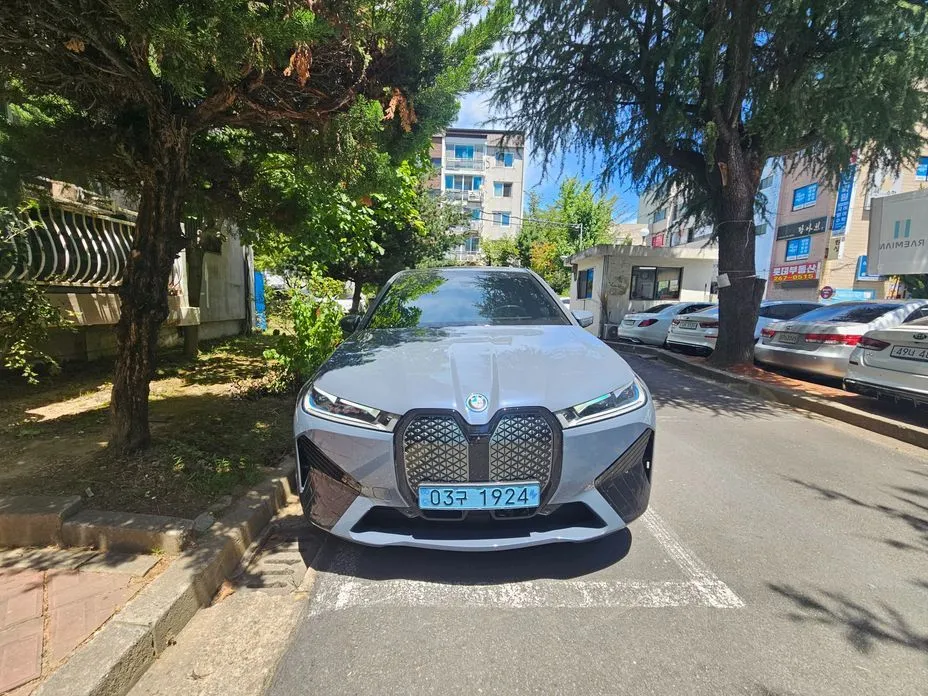 BMW iX — фото 10