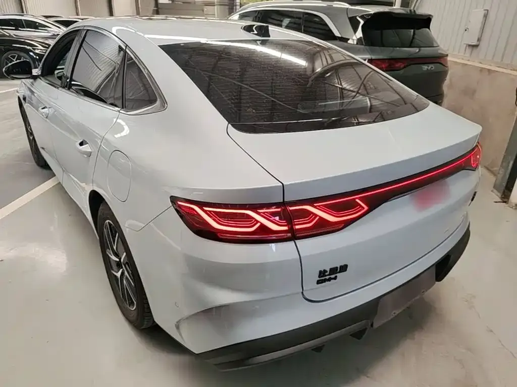 BYD Qin L — фото 10