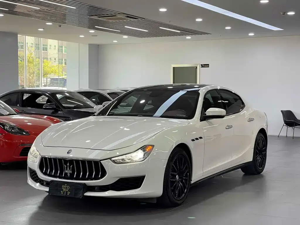 Maserati Ghibli — фото 1