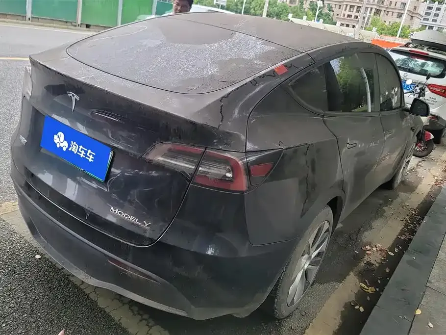 Tesla Model Y — фото 8