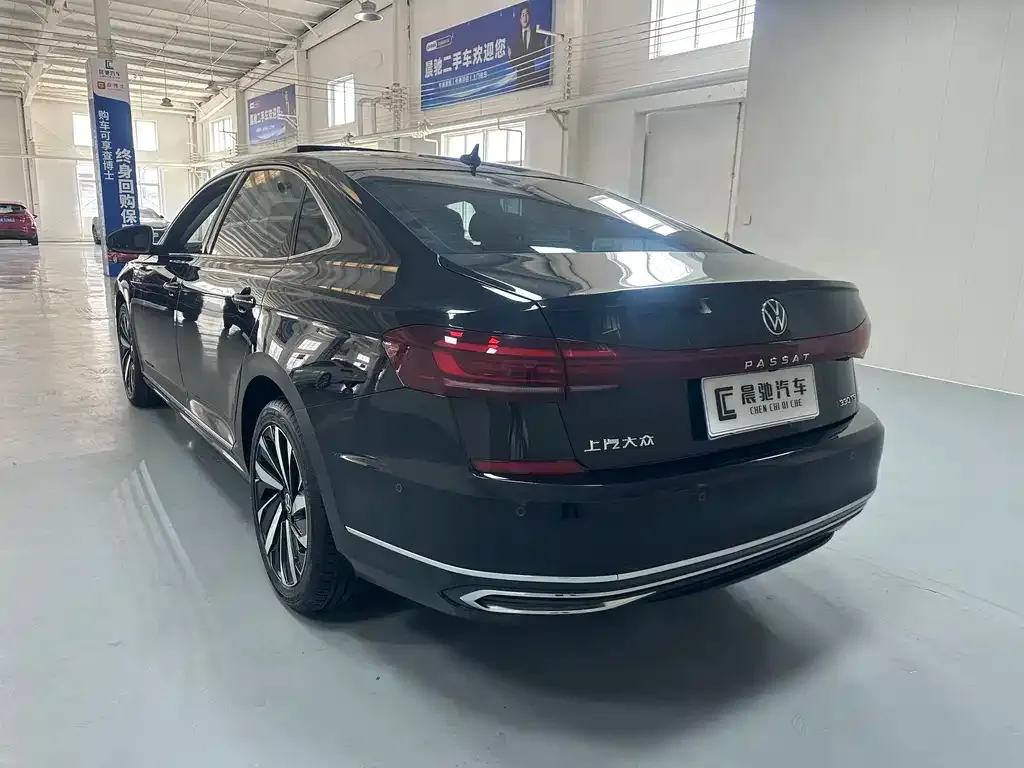 Volkswagen Passat — фото 6