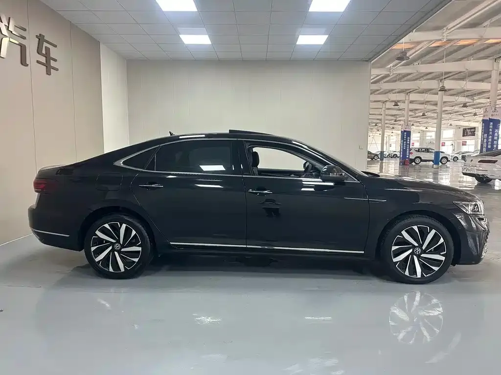 Volkswagen Passat — фото 9