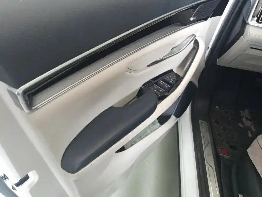 BYD PLUS New Energy — фото 10