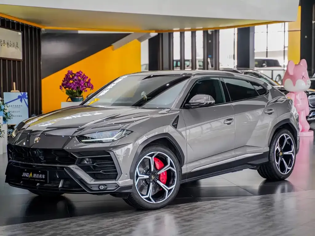 Lamborghini Urus — фото 1