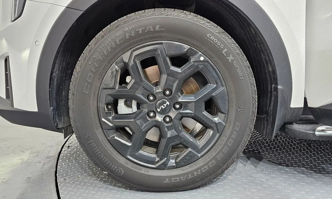 Kia Sorento — фото 8