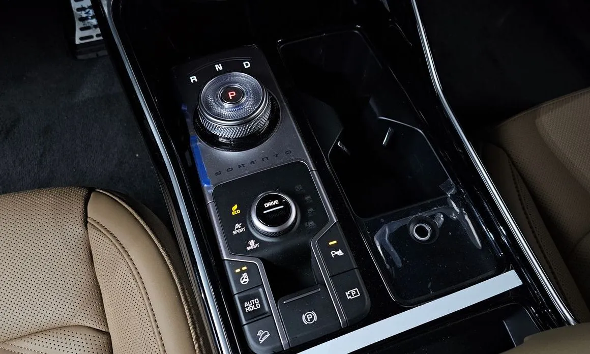 Kia Sorento — фото 4