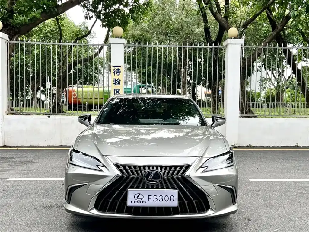 Lexus ES — фото 9