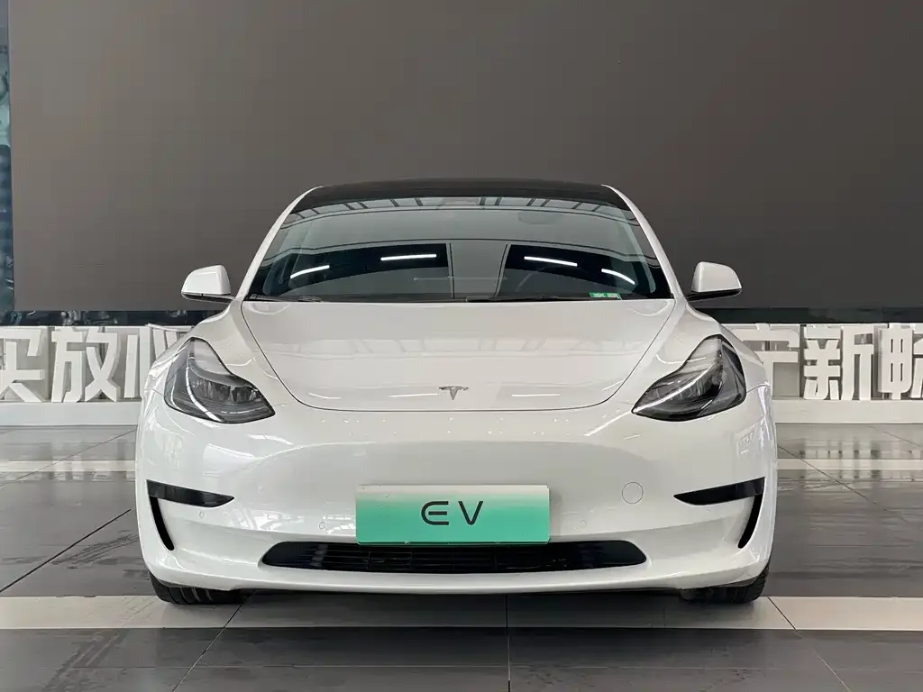 Tesla Model 3 — фото 10