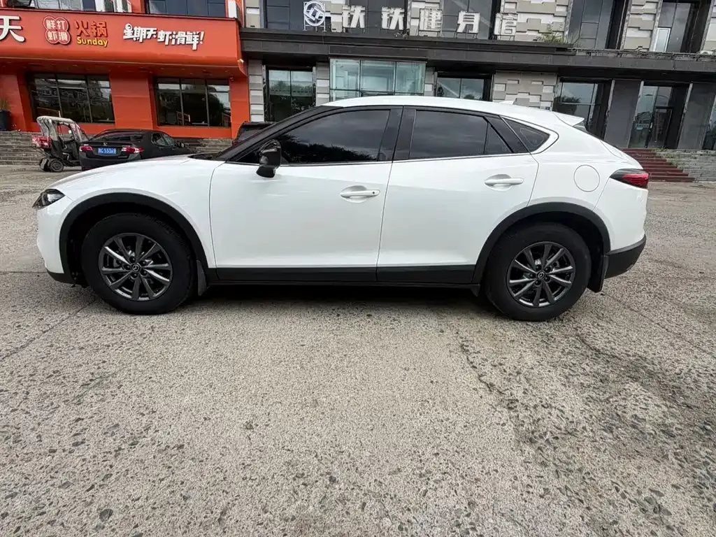 Mazda CX-4 — фото 10