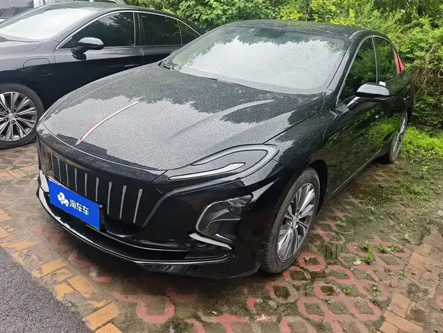 Hongqi E-QM5 — фото 1