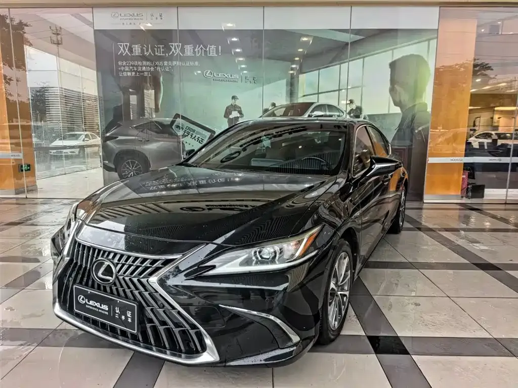 Lexus ES — фото 1
