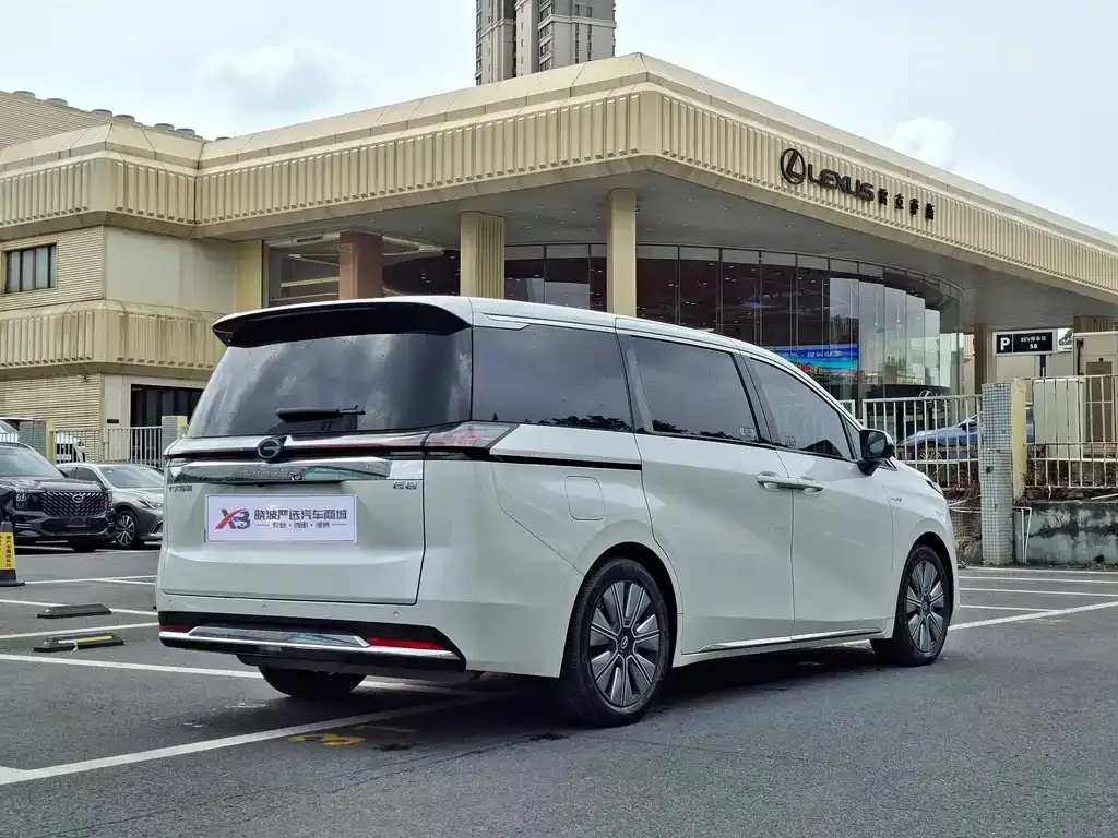 GAC Motor 传祺E8 PHEV — фото 3