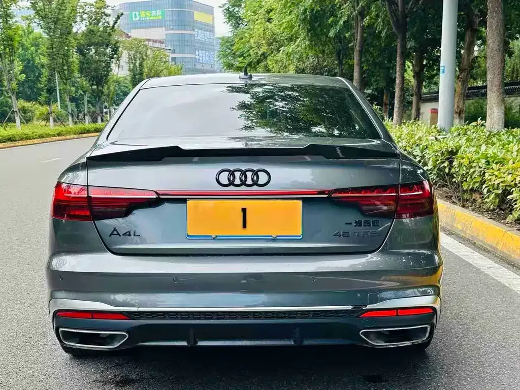 Audi A4L — фото 4