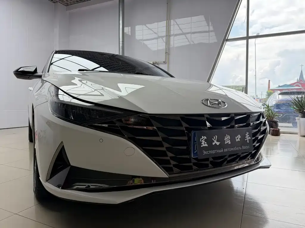 Hyundai Elantra — фото 6