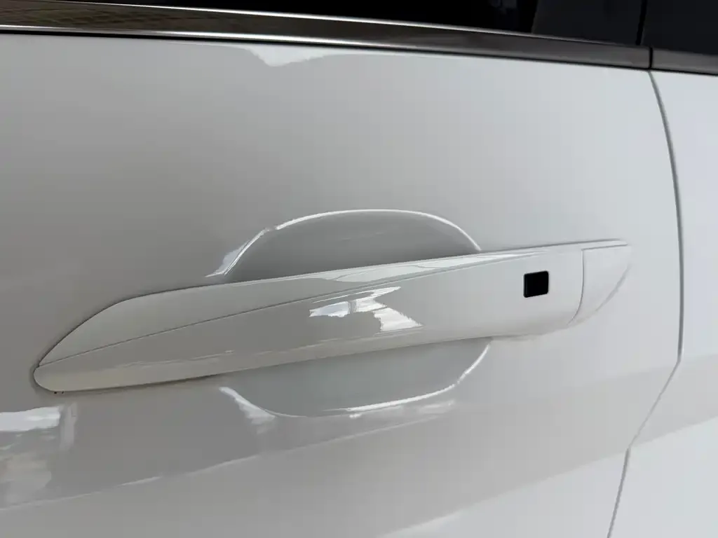 Hyundai Elantra — фото 2