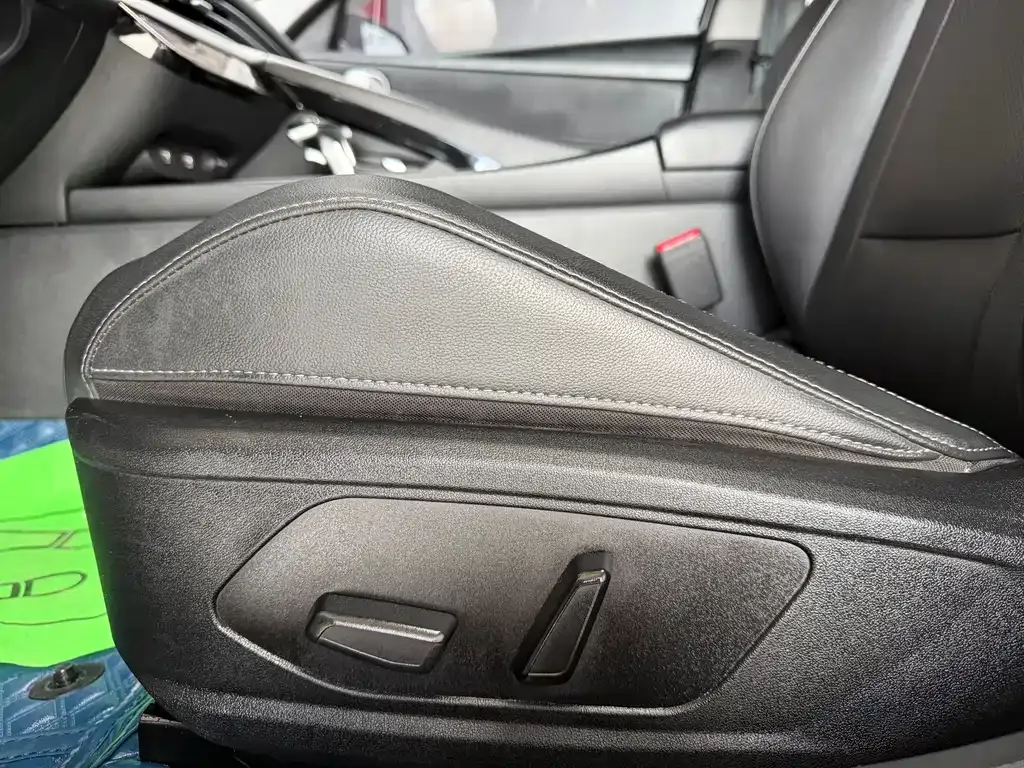 Hyundai Elantra — фото 9