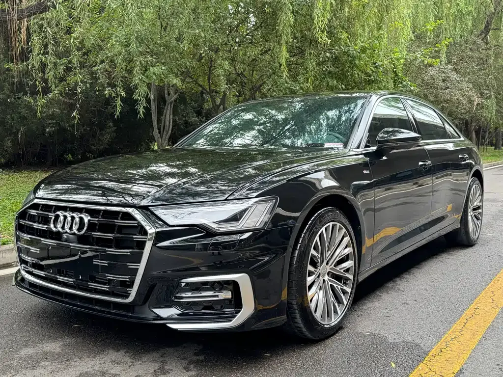 Audi A6L — фото 1