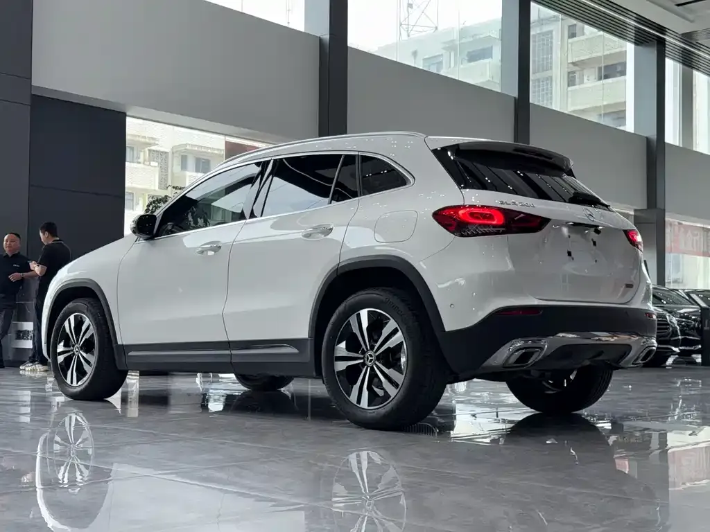 Mercedes-Benz GLA — фото 8