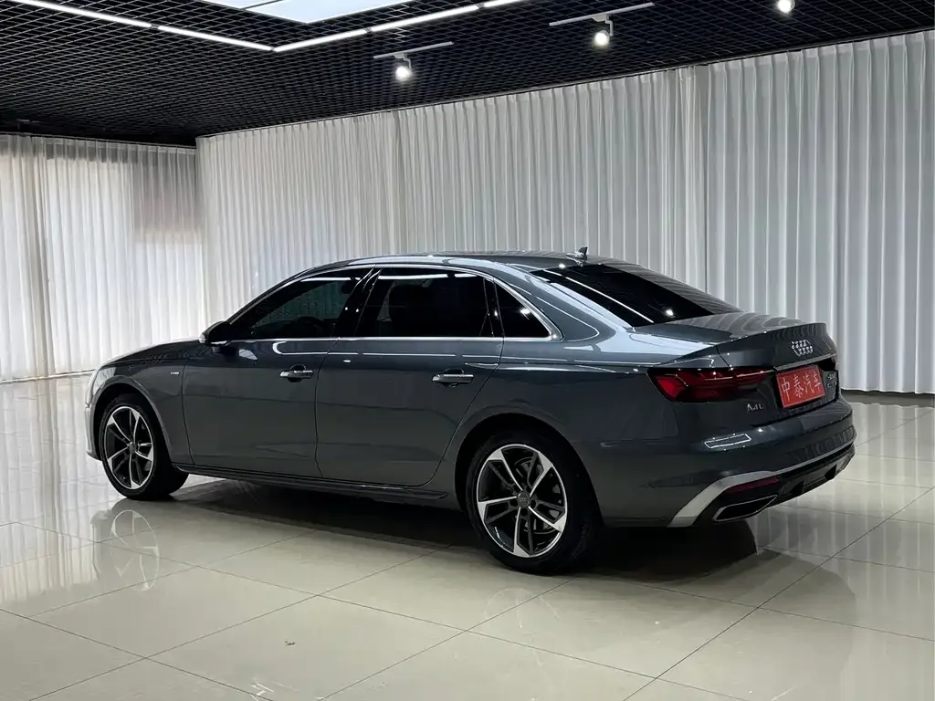 Audi A4L — фото 7