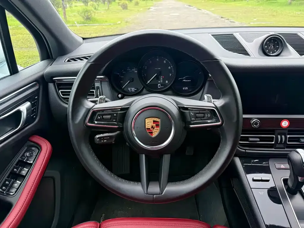 Porsche Macan — фото 3