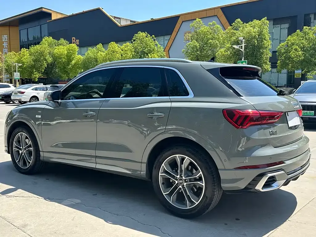 Audi Q3 — фото 8