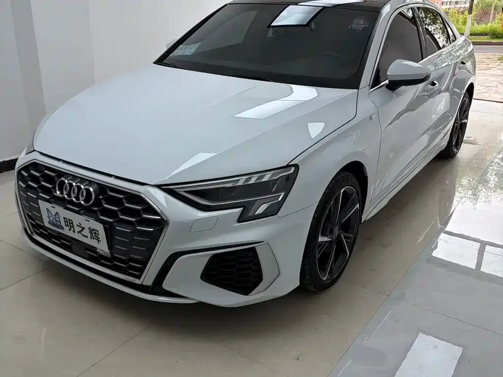 Audi A3 — фото 1
