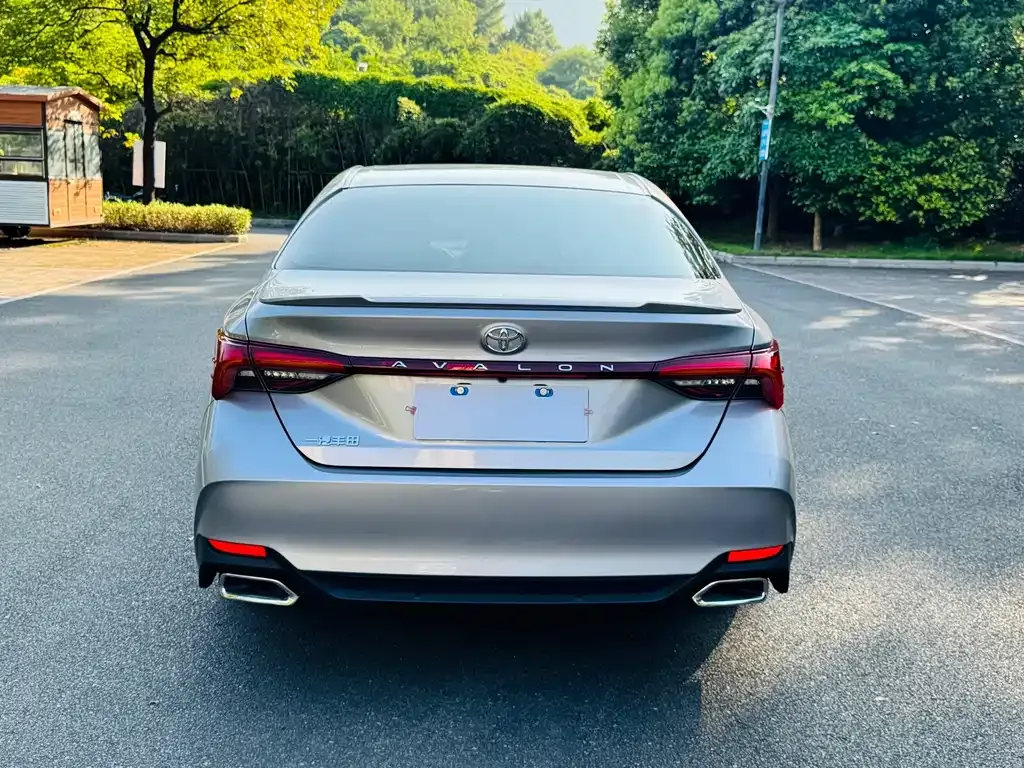 Toyota Avalon — фото 5