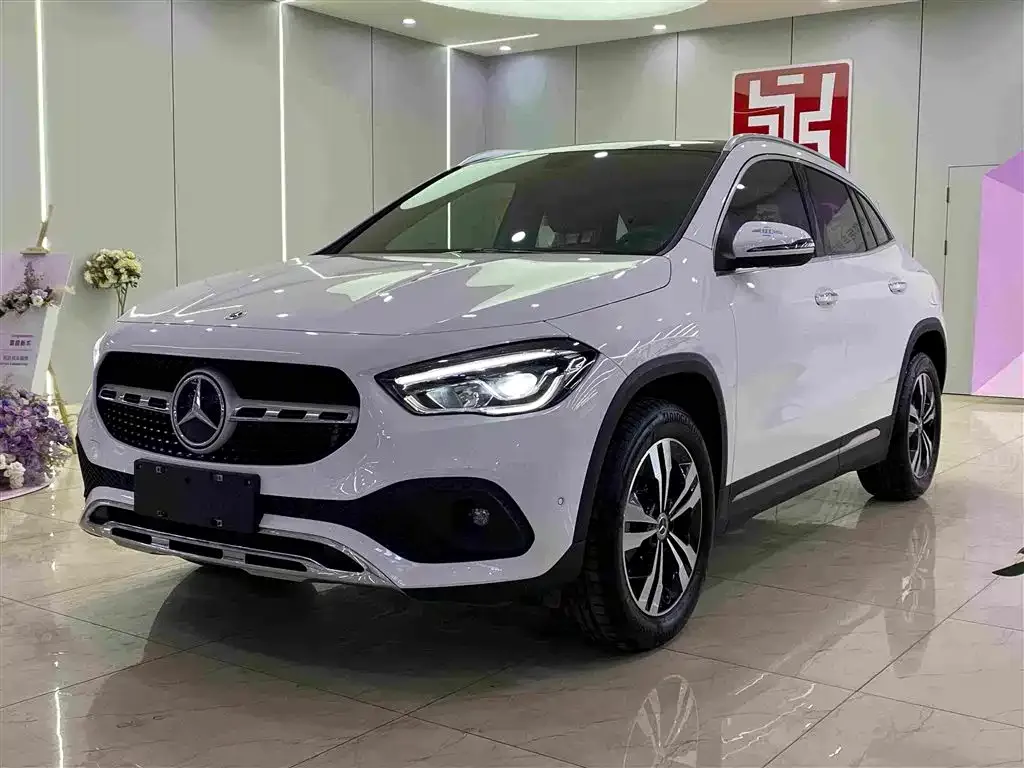 Mercedes-Benz GLA — фото 1