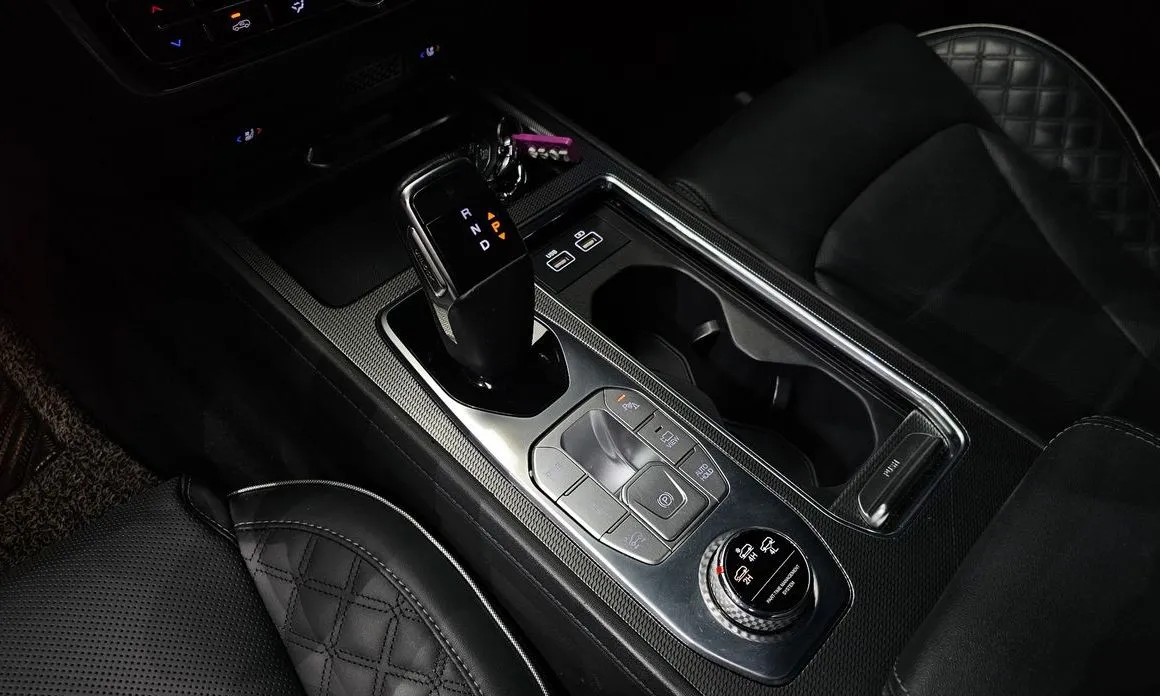 KG Mobility (Ssangyong) Rexton — фото 10