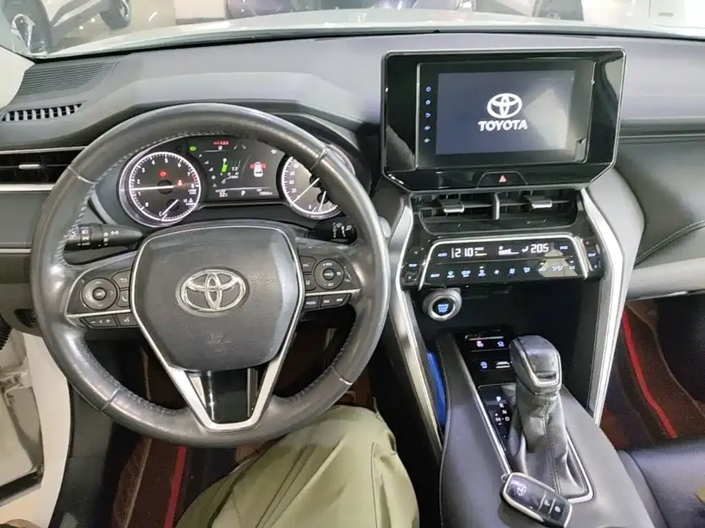 Toyota Harrier — фото 8