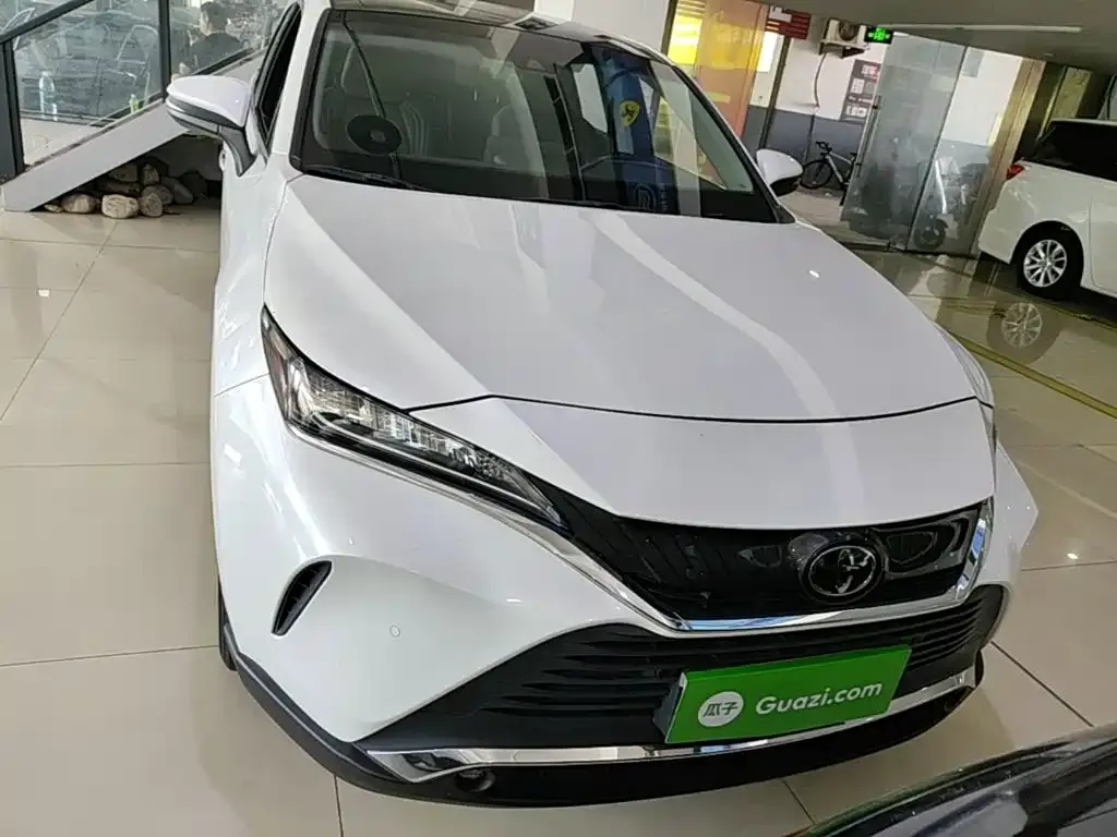 Toyota Harrier — фото 2