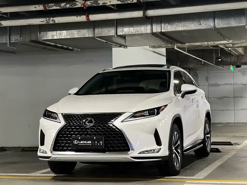 Lexus RX — фото 1