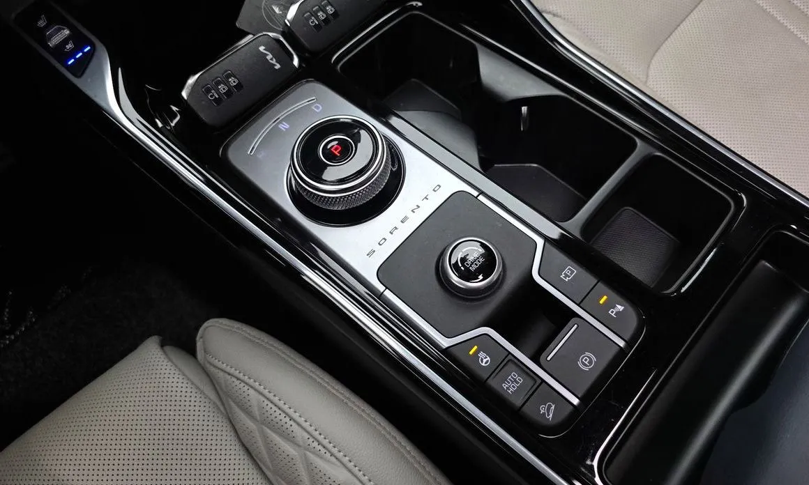 Kia Sorento — фото 5