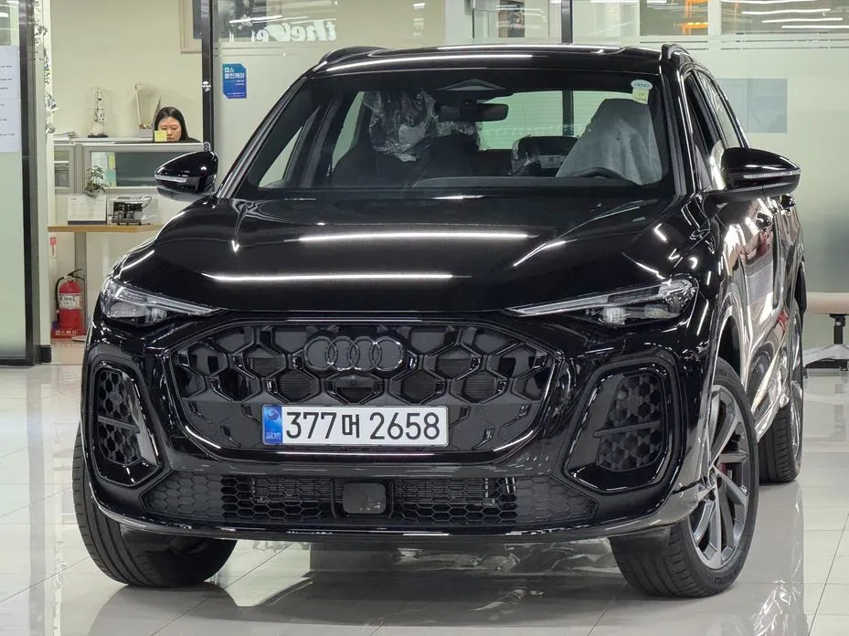 Audi Q5 40 TDI Quattro S Line Black Edition 1