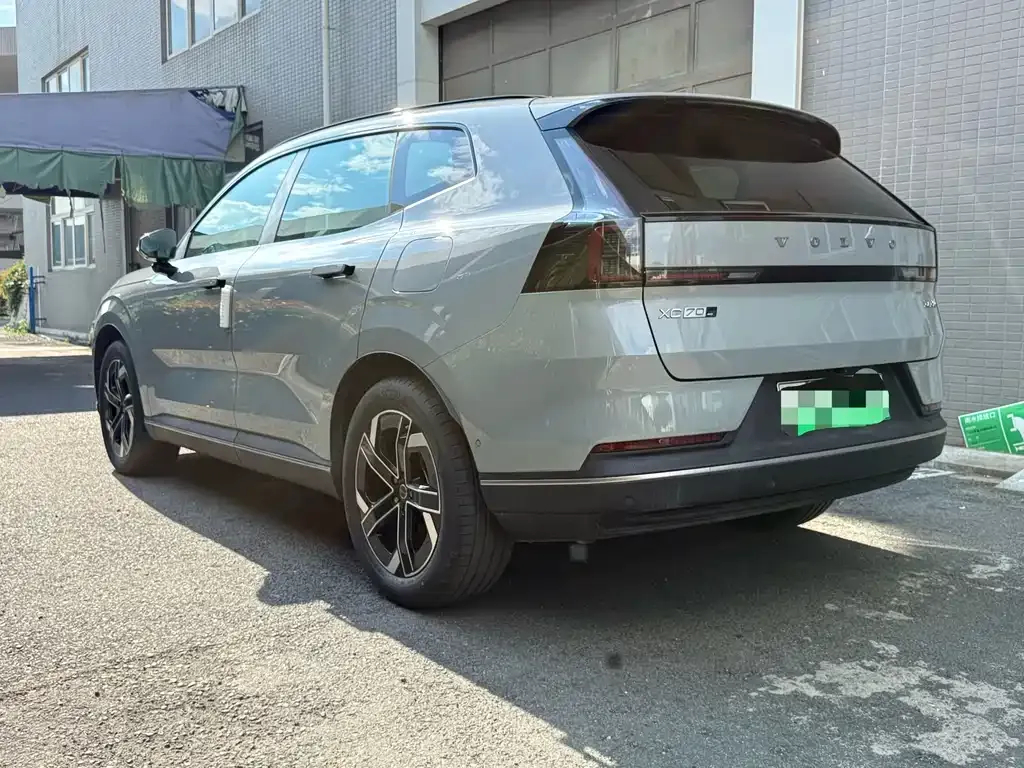 Volvo XC70 Plug-in Hybrid — фото 3