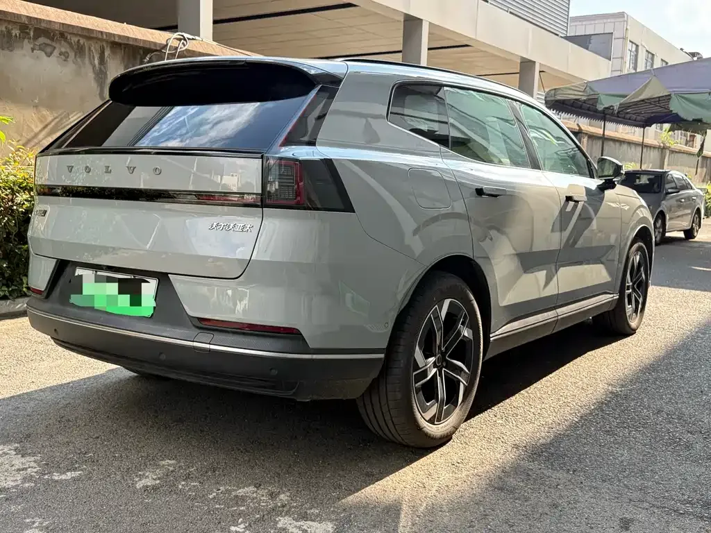 Volvo XC70 Plug-in Hybrid — фото 9