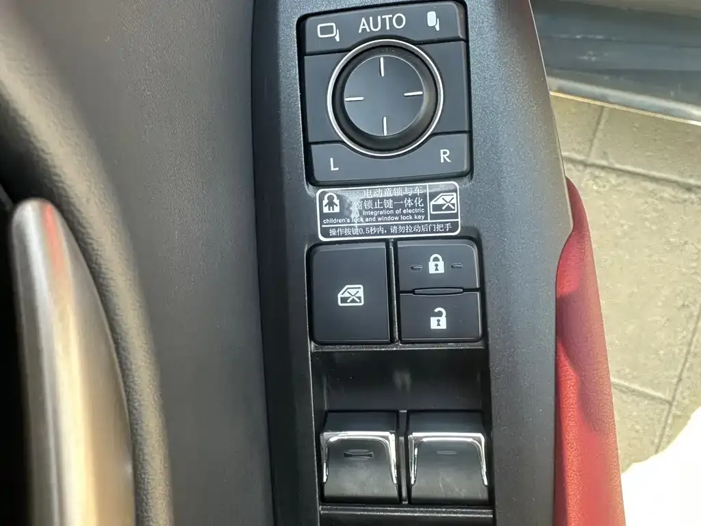 Lexus NX 2021 из CN, фото 2