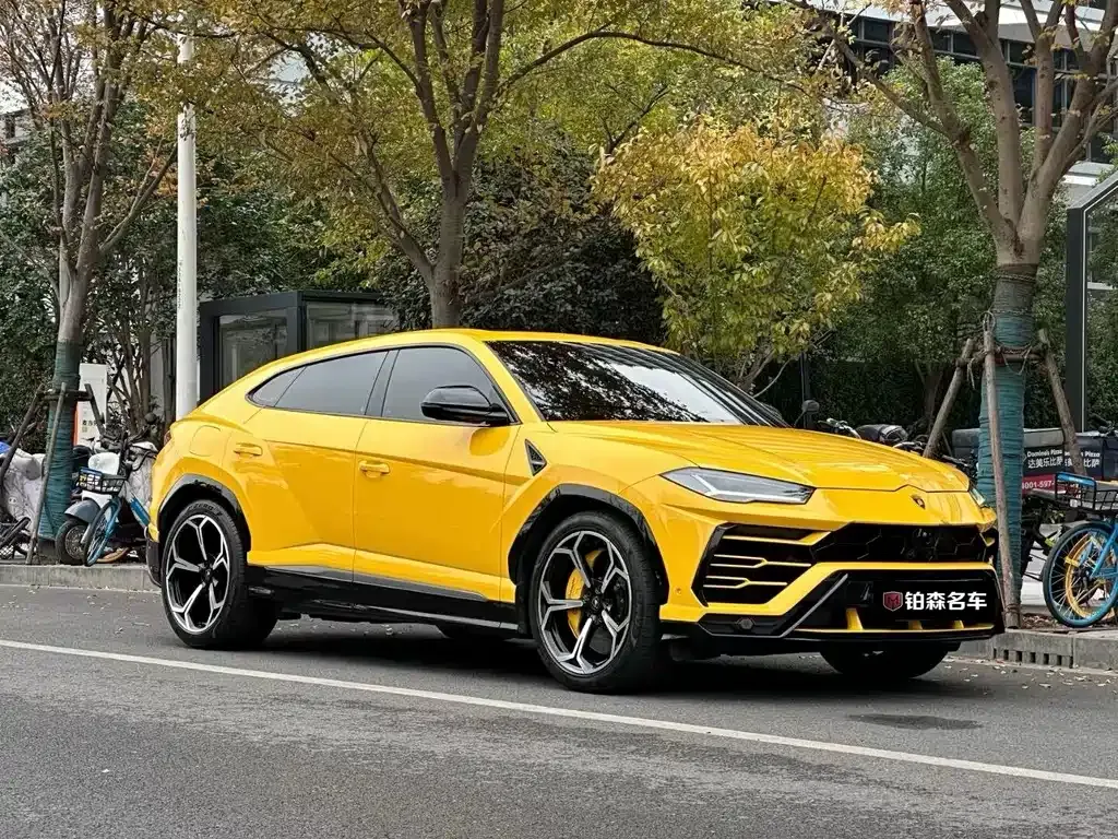 Lamborghini Urus — фото 1