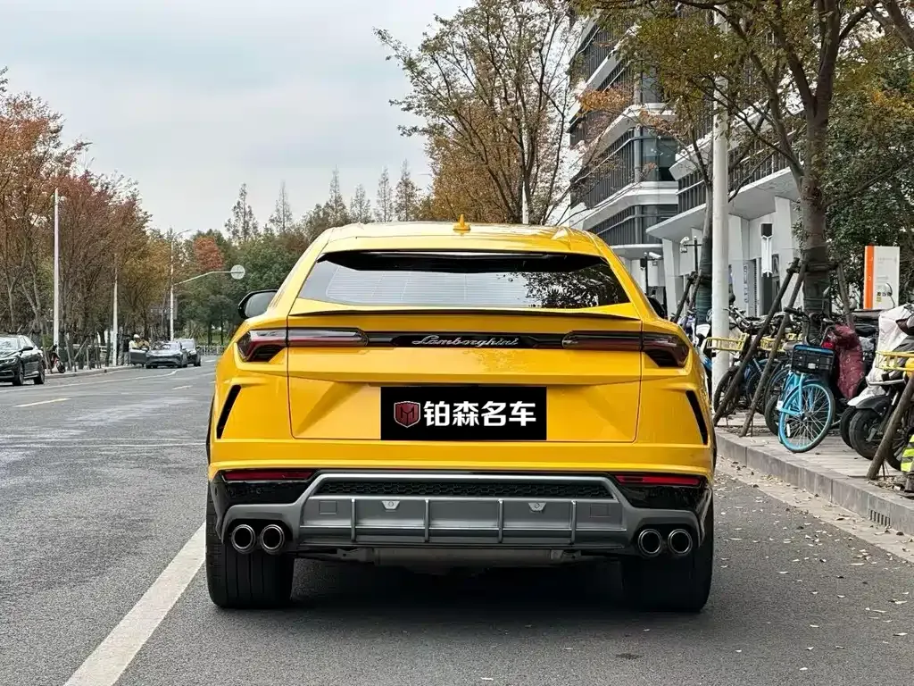 Lamborghini Urus — фото 9