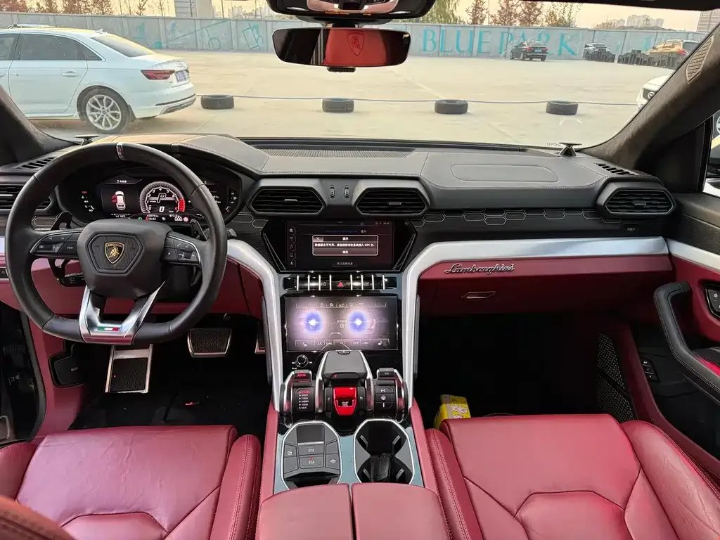 Lamborghini Urus — фото 8