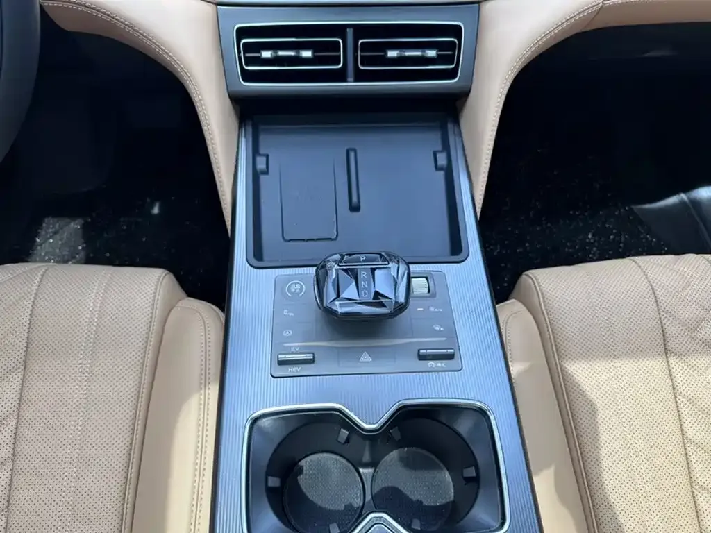 BYD L DM-i 2024 из CN, фото 8