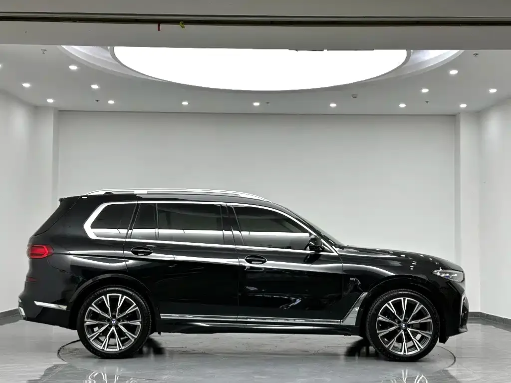 BMW X7 — фото 2