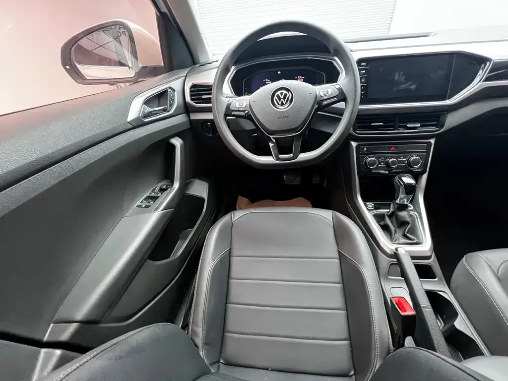 Volkswagen T-Cross — фото 10