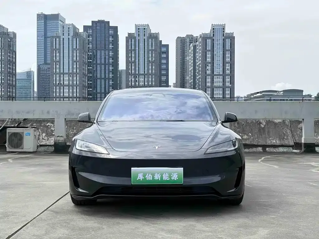 Tesla Model 3 — фото 9