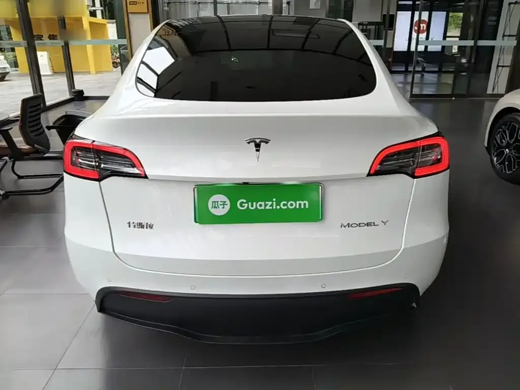 Tesla Model Y — фото 3