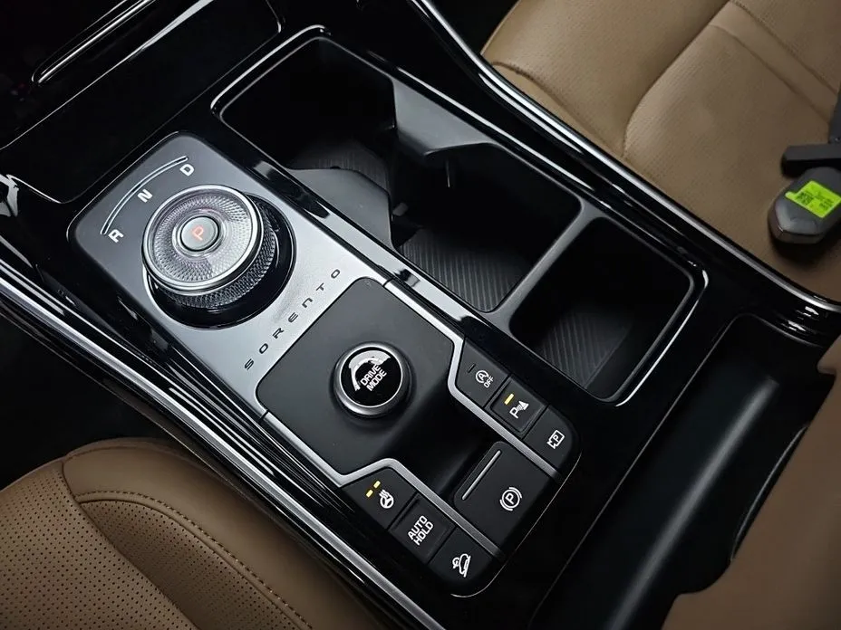 Kia Sorento — фото 8